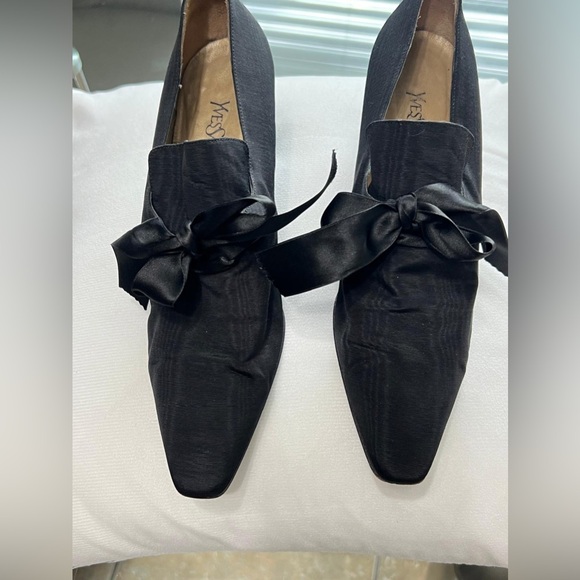 Yves Saint Laurent Black Flats with Bow Detail - Picture 1 of 5
